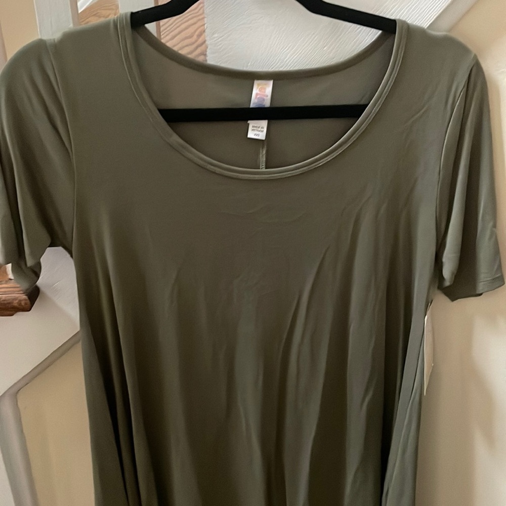 LuLaRoe Perfect T Top. XXSmall. BNWT. Army green